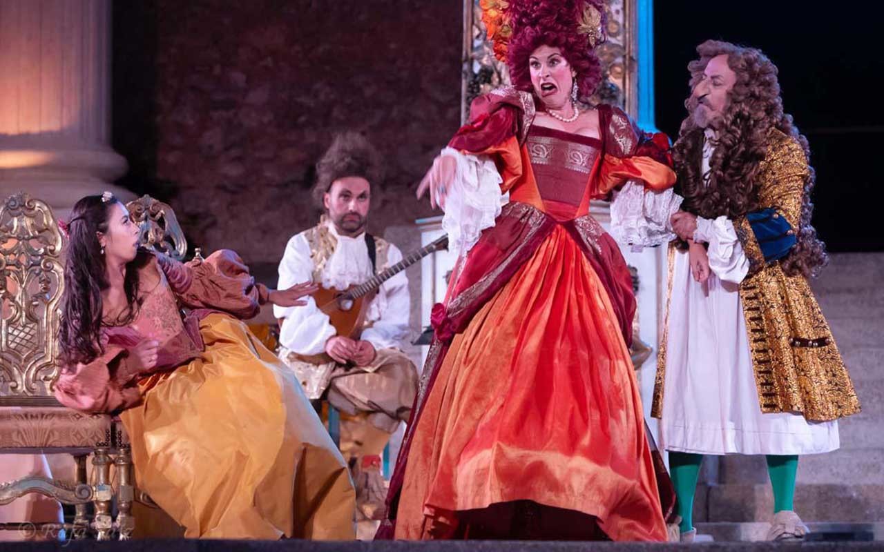 El Festival de Teatro de Clunia 2023 fue una experiencia cultural única que permitió al público viajar en el tiempo y conocer de cerca la cultura clásica
