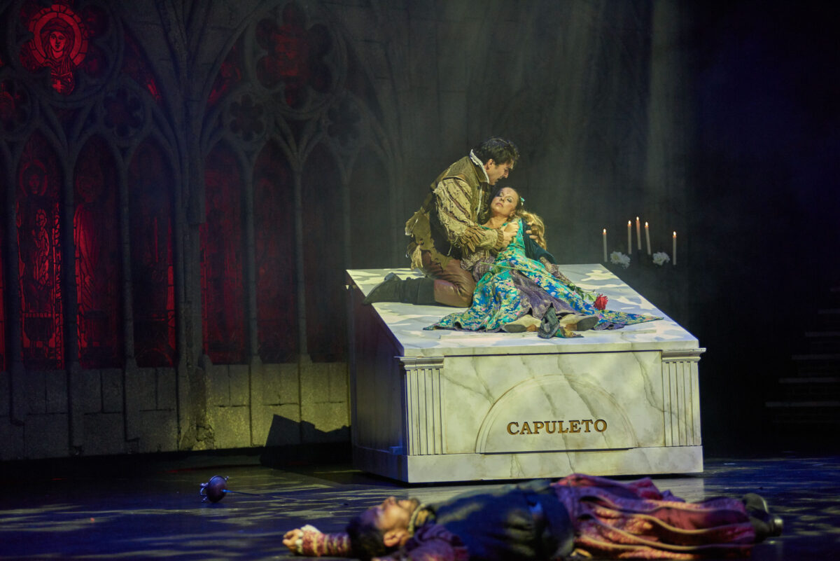 Descubre la obra de Teatro Romeo y Julieta: amor y tragedia en Verona