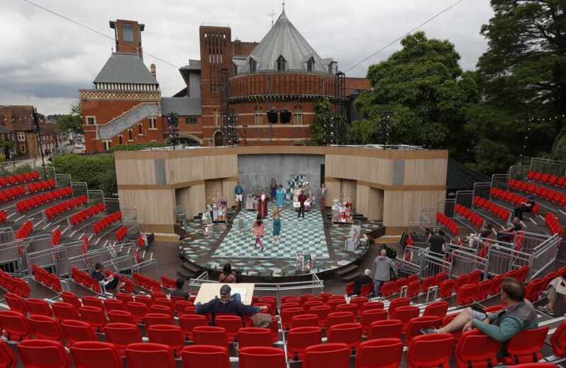 Teatro al aire libre: un escenario bajo el cielo abierto