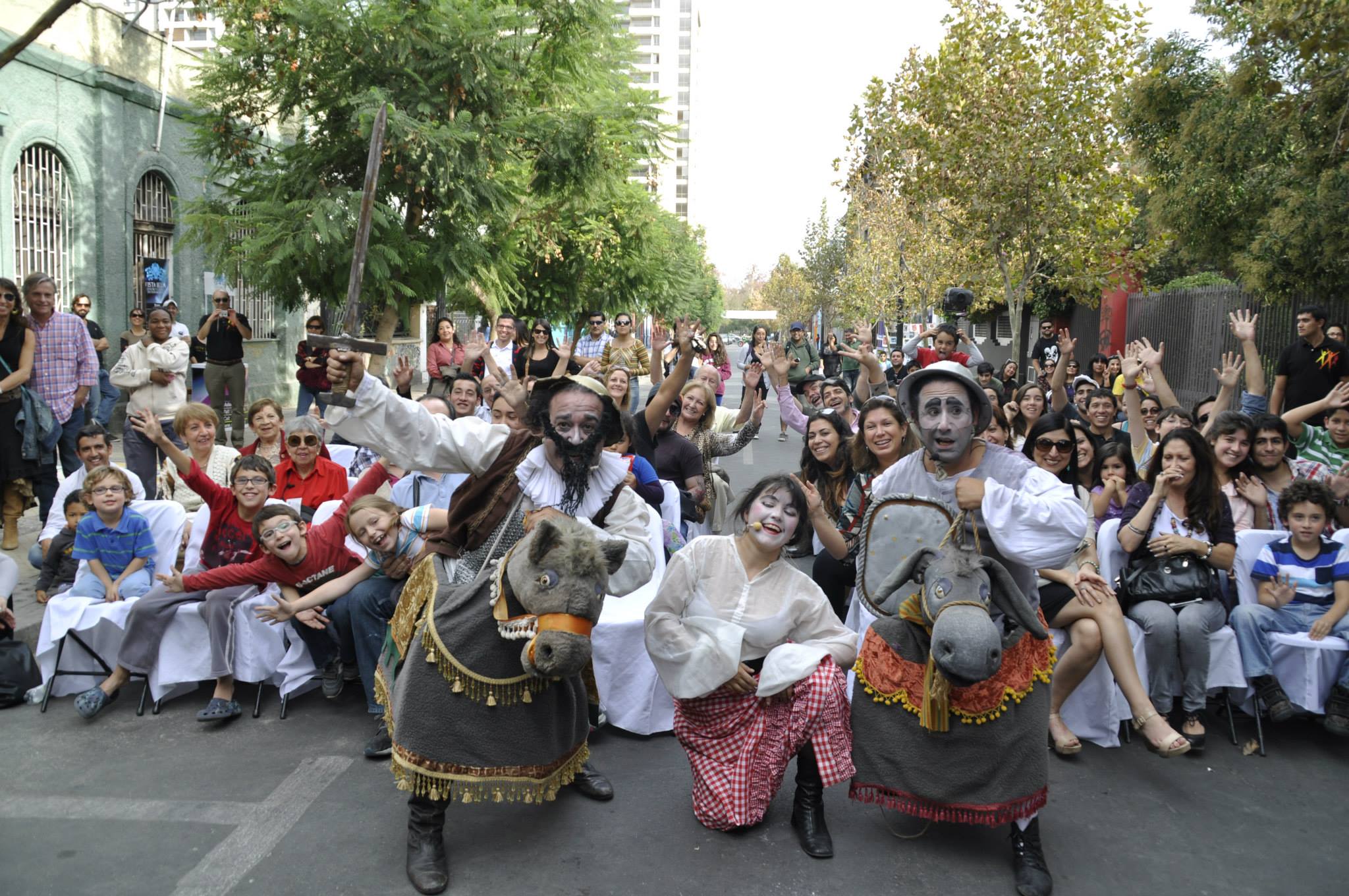 El teatro de calle representa una manifestación vibrante y dinámica del arte teatral que trasciende las fronteras físicas y culturales.