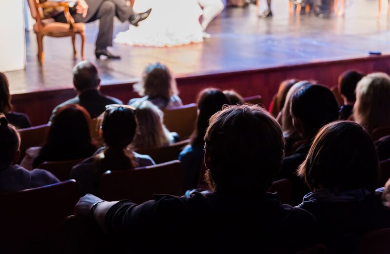 Explorando el teatro inmersivo: más allá de la observación pasiva